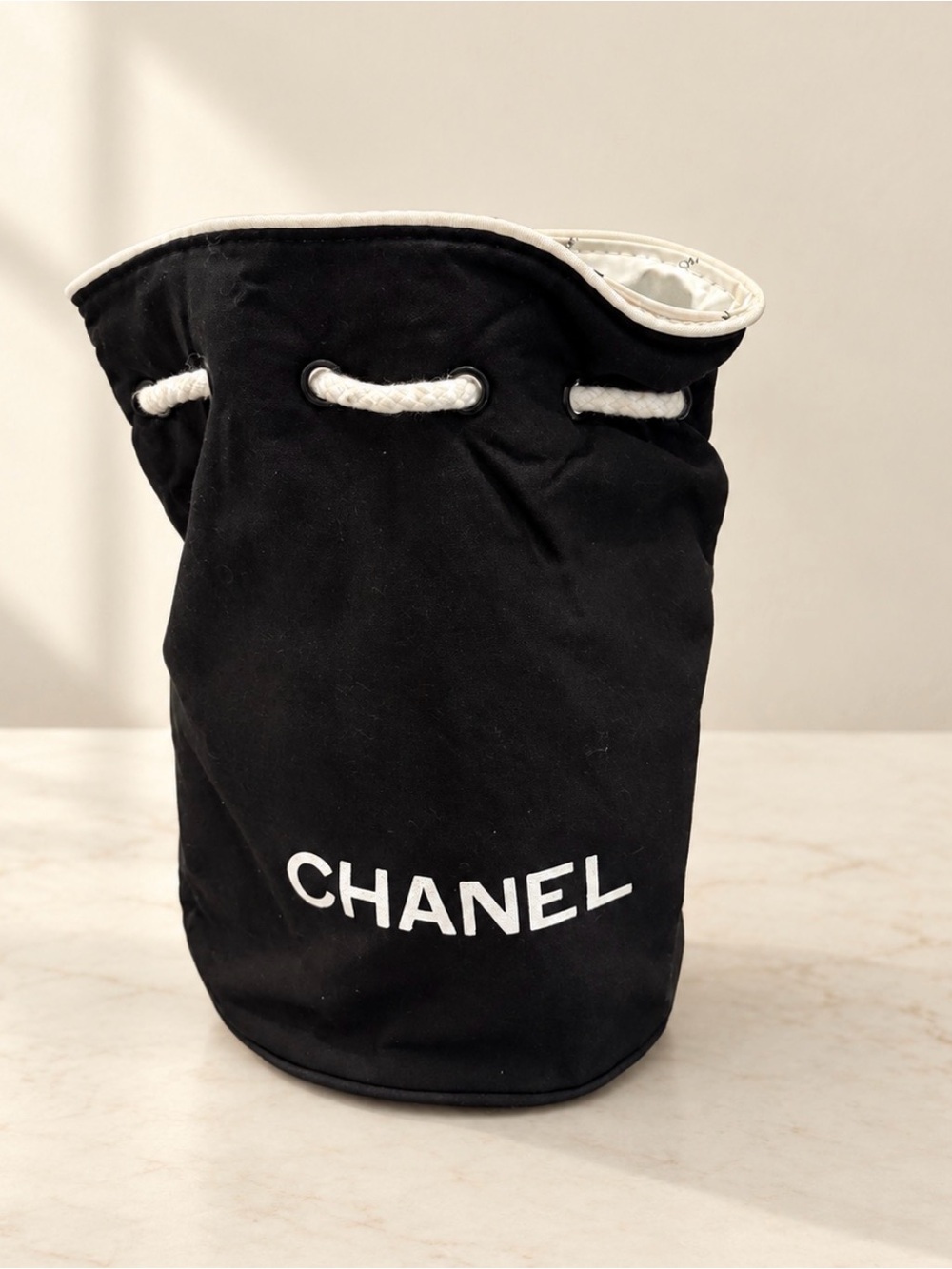 🖤Authentic Vintage CHANEL Drawstring Bucket Bag 🖤
